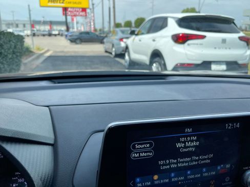 Used 2024 Nissan Sentra SV image 12