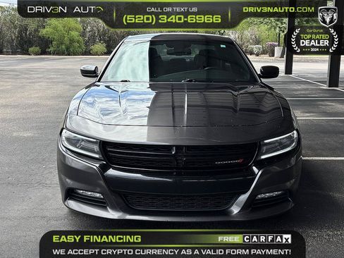 Used 2015 Dodge Charger SXT RWD image 2