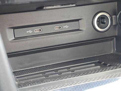 New 2026 Volkswagen Taos SE FWD image 24