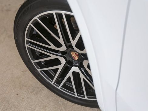 New 2026 Porsche Cayenne AWD/4WD image 14