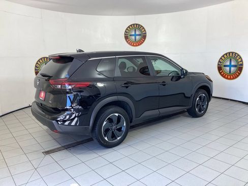 Used 2025 Nissan Rogue SV AWD/4WD image 20