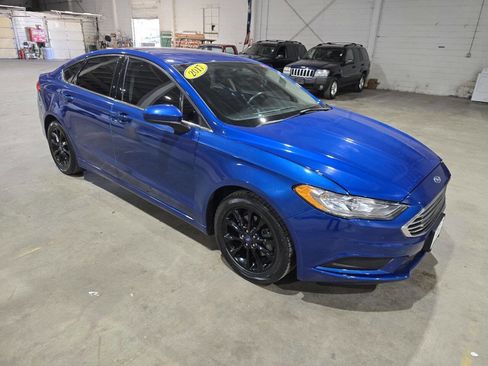 Used 2017 Ford Fusion SE image 18