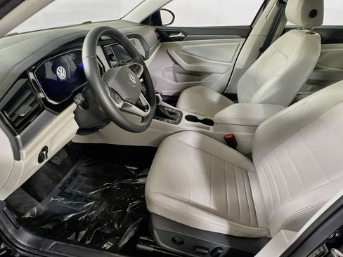 Used 2023 Volkswagen Jetta SE FWD image 19