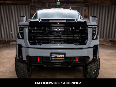 Used 2024 GMC Sierra 2500 AT4X image 4