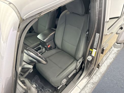 Used 2021 Jeep Gladiator Sport image 11