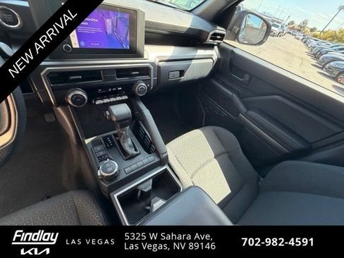Used 2025 Toyota 4Runner SR5 AWD/4WD image 10
