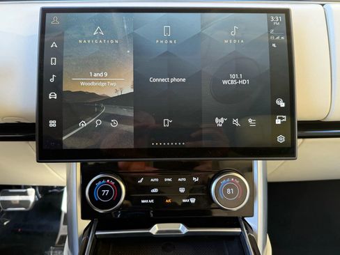 Used 2023 Land Rover Range Rover SE image 16