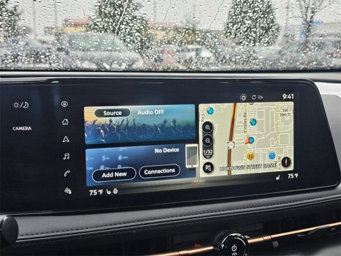 Used 2023 Nissan Ariya AWD image 23