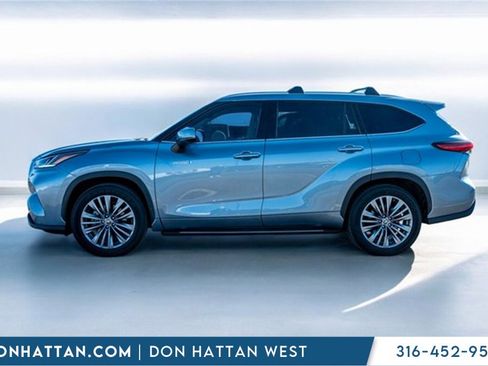 Used 2020 Toyota Highlander Platinum image 2