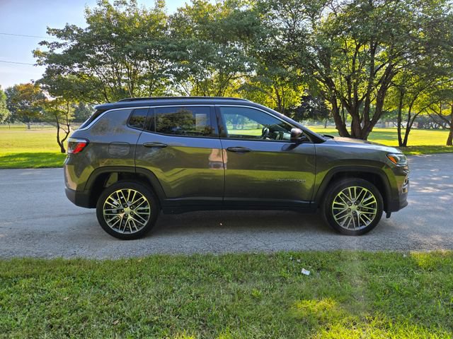 Used 2023 Jeep Compass Limited w/ Elite Group AWD/4WD image 7