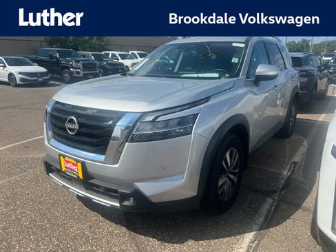 Used 2022 Nissan Pathfinder SL AWD/4WD image 1