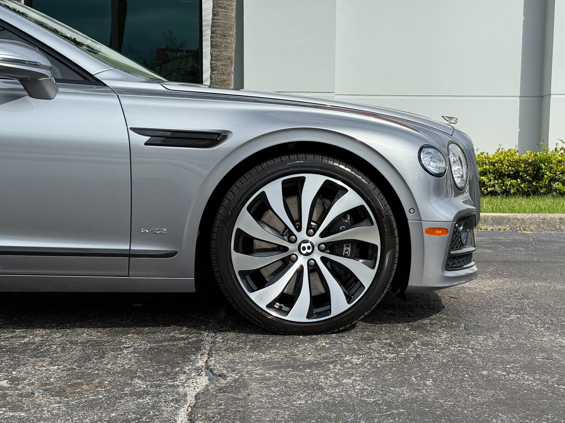 Used 2020 Bentley Flying Spur W12 AWD/4WD image 3