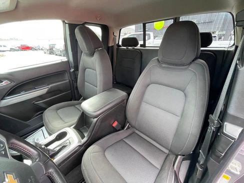 Used 2021 Chevrolet Colorado LT w/ LT Convenience Package image 17