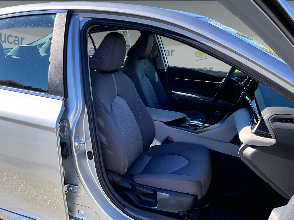 Used 2024 Toyota Camry LE AWD/4WD image 11