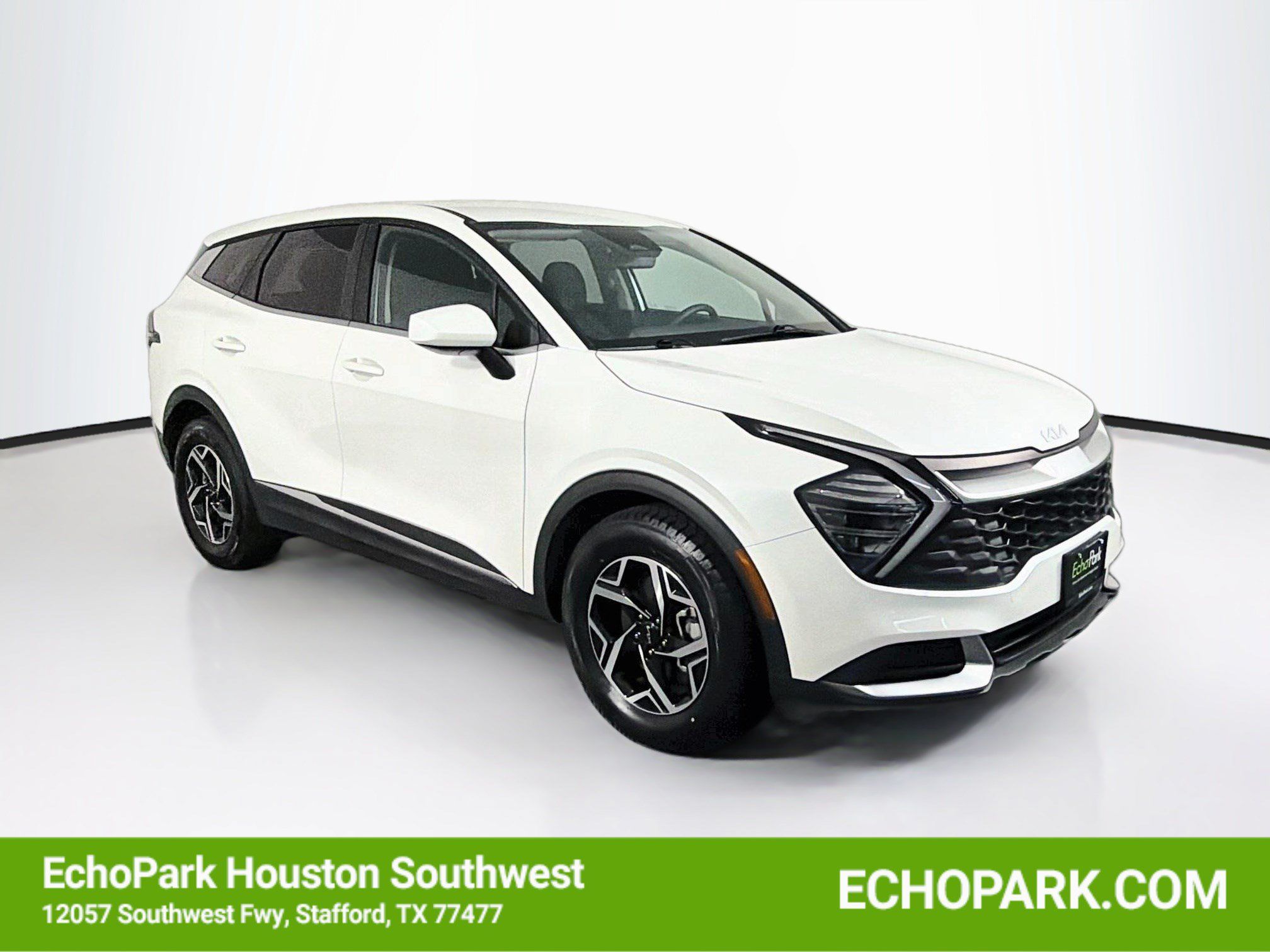 Used 2025 Kia Sportage LX FWD image 1