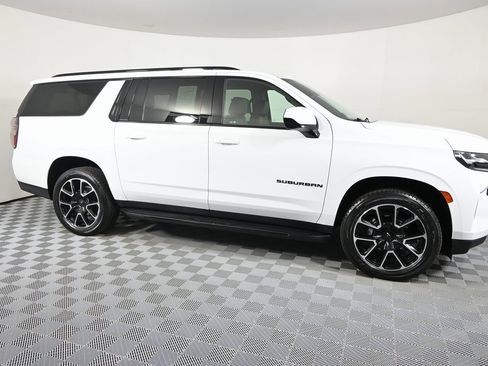 Used 2023 Chevrolet Suburban RST image 8