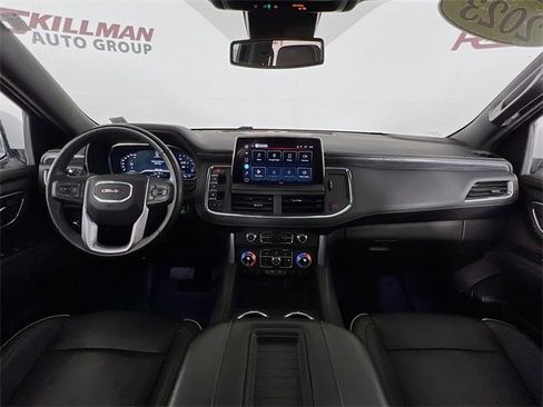 Used 2023 GMC Yukon SLT w/ SLT Premium Package image 25