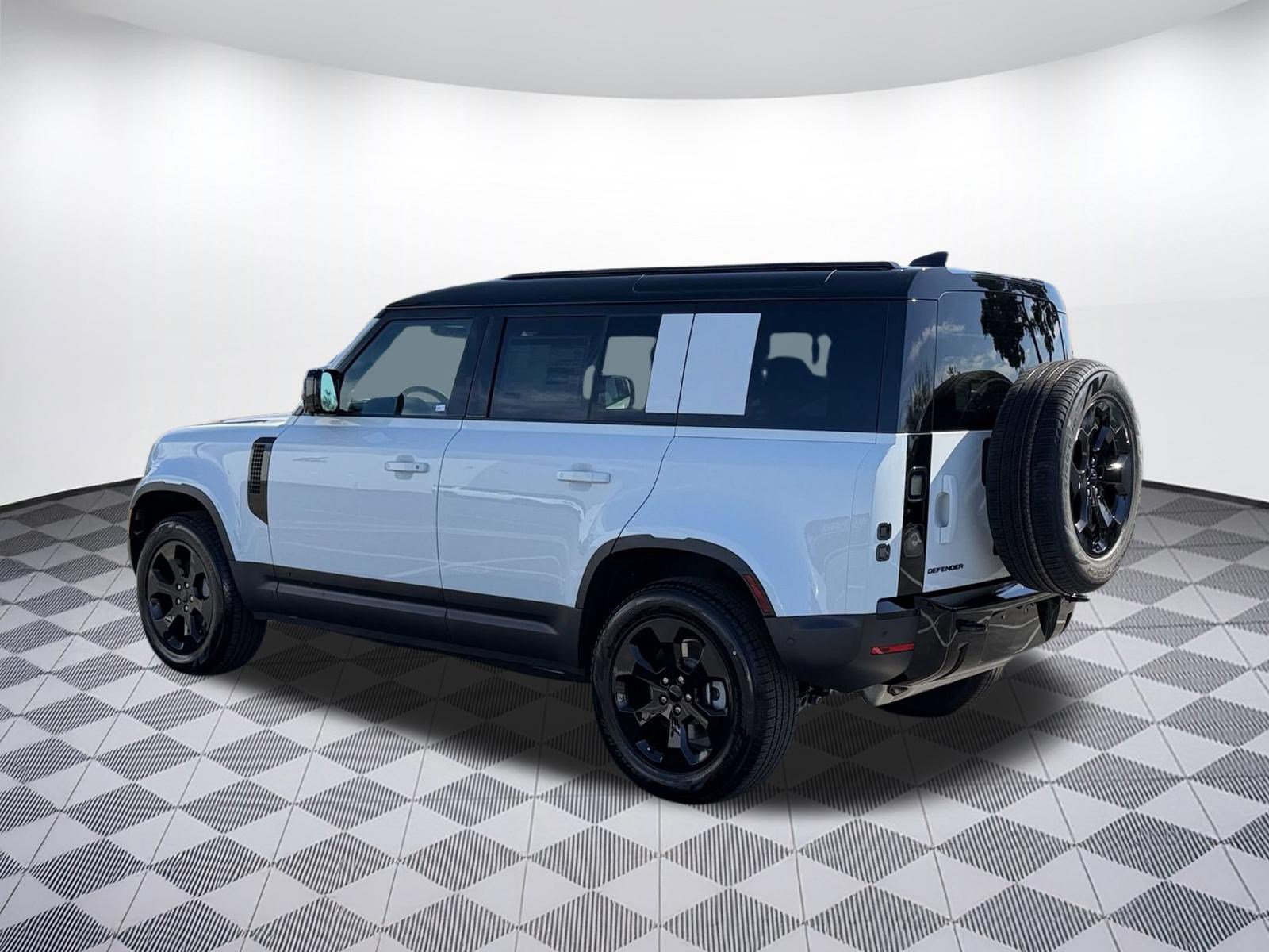 New 2026 Land Rover Defender 110 S AWD/4WD image 3
