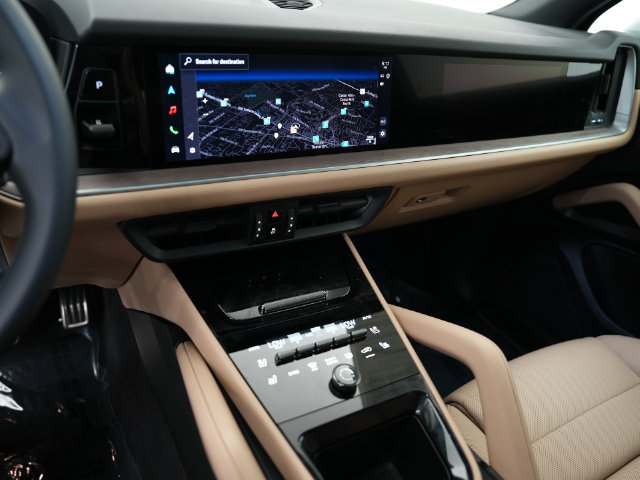 Certified 2026 Porsche Cayenne AWD/4WD image 20