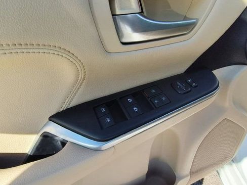 Used 2017 Toyota Camry XLE FWD image 13