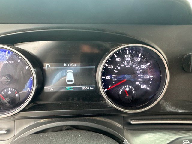 Used 2023 Kia Carnival LX FWD image 8