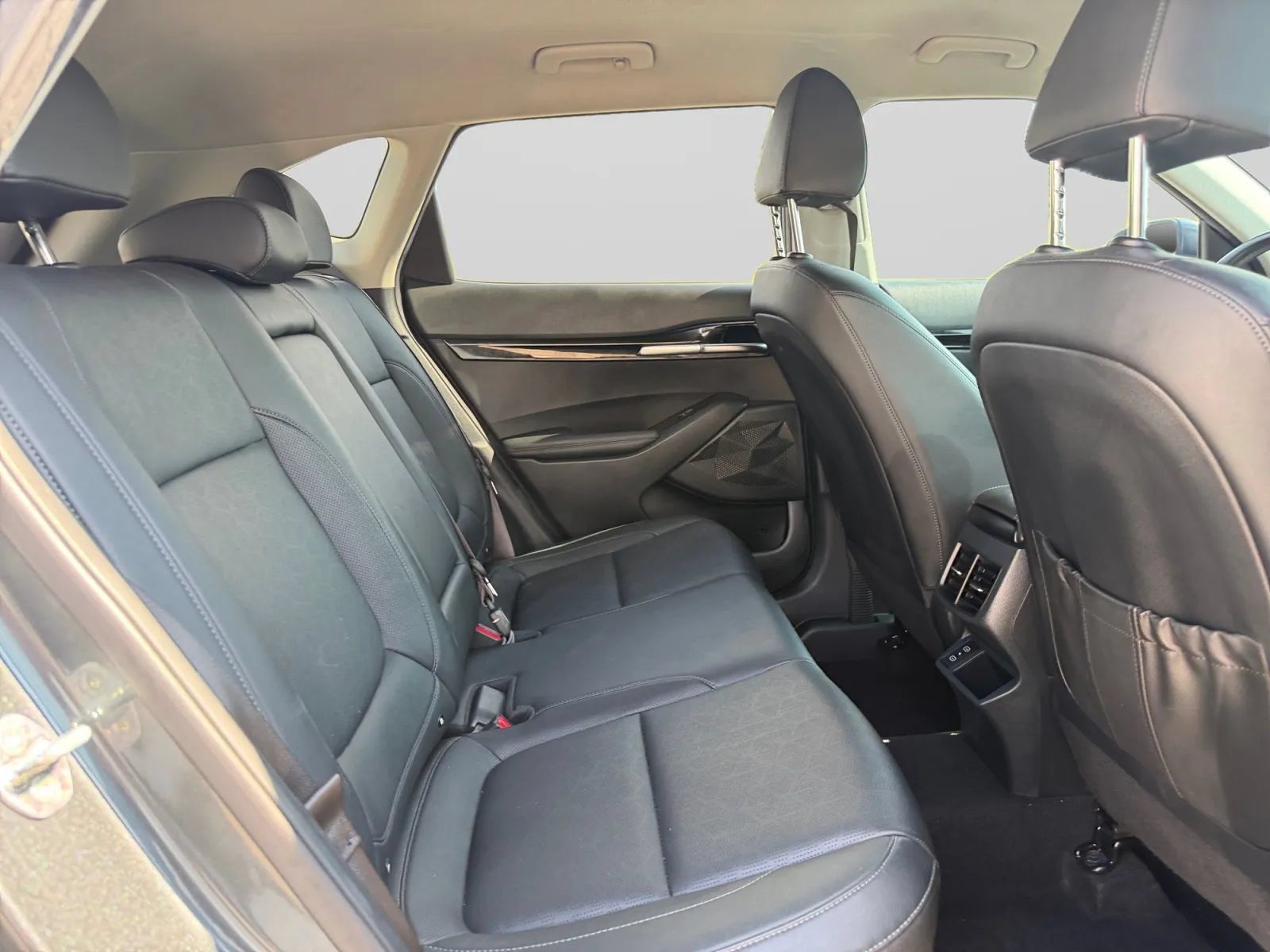 Used 2024 Kia Seltos EX FWD image 30