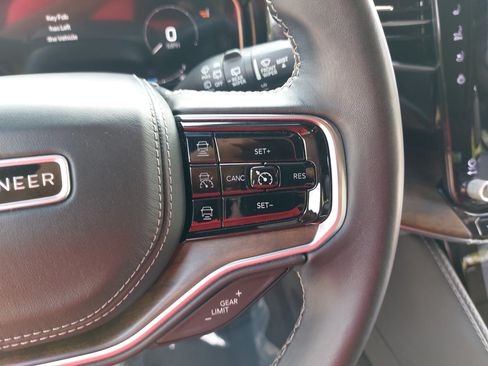 Used 2023 Jeep Grand Wagoneer Series II w/ Flexible Seating Group AWD/4WD image 19