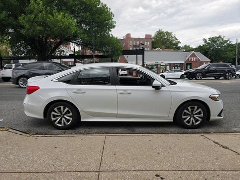 Used 2022 Honda Civic LX image 6