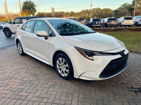 Used 2024 Toyota Corolla LE image 9