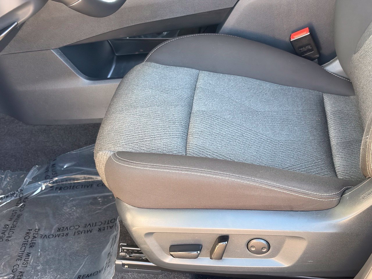 Certified 2025 Nissan Rogue SV FWD image 21