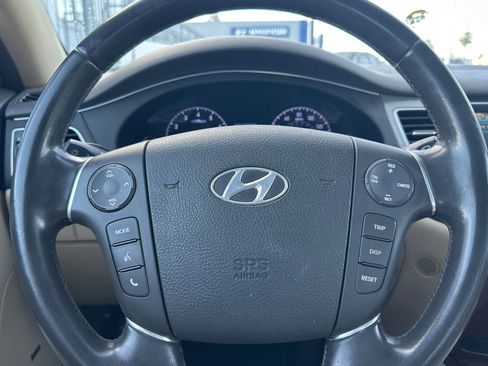 Used 2012 Hyundai Genesis 3.8 w/ Premium Pkg image 23