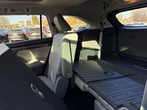 Used 2021 Toyota Highlander Platinum image 7