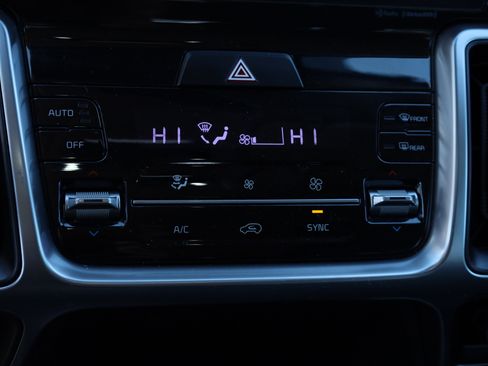 Used 2023 Kia Sorento X-Line EX image 11