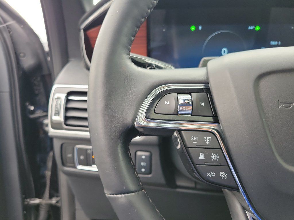 Certified 2023 Lincoln Navigator Reserve AWD/4WD image 25
