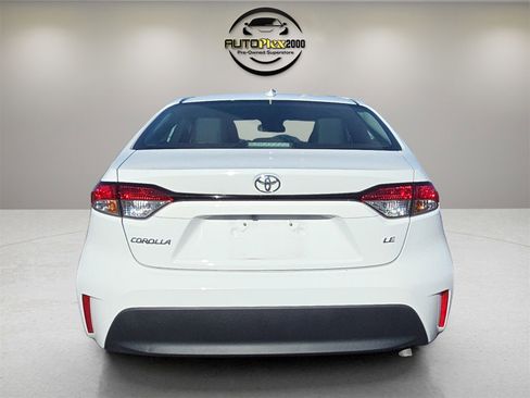 Used 2024 Toyota Corolla LE image 6