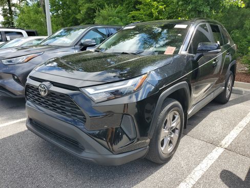 Used 2023 Toyota RAV4 XLE w/ Convenience Package FWD image 3
