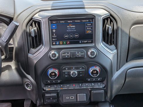 Used 2020 GMC Sierra 1500 Denali w/ Denali Ultimate Package AWD/4WD image 18