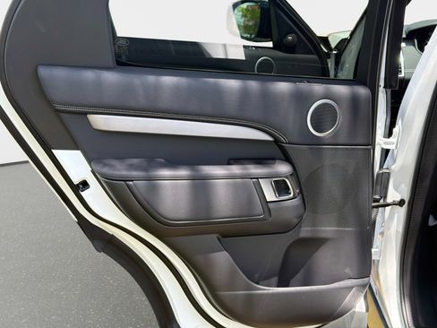 New 2026 Land Rover Discovery Dynamic SE AWD/4WD image 12
