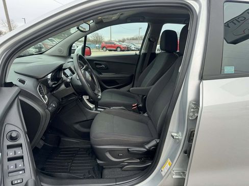 Used 2020 Chevrolet Trax LS image 15