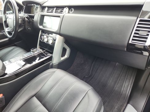 Used 2017 Land Rover Range Rover HSE image 29