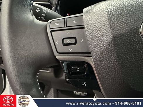 Used 2025 Toyota Camry SE w/ Convenience Package FWD image 31