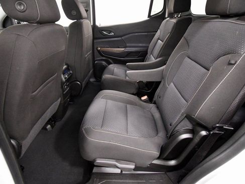 Used 2023 GMC Acadia SLE w/ Driver Convenience Package image 15