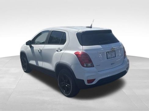 Used 2021 Chevrolet Trax LS w/ Tint and Cruise Package FWD image 4