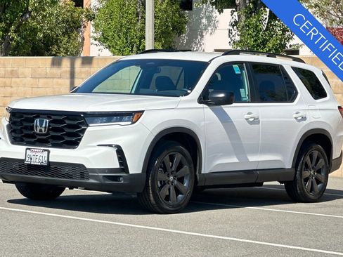 Certified 2025 Honda Pilot Sport image 8