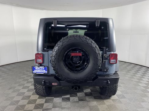 Used 2015 Jeep Wrangler Unlimited Sport image 4