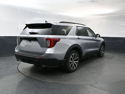 Used 2023 Ford Explorer ST-Line w/ Class IV Trailer Tow Package AWD/4WD image 5