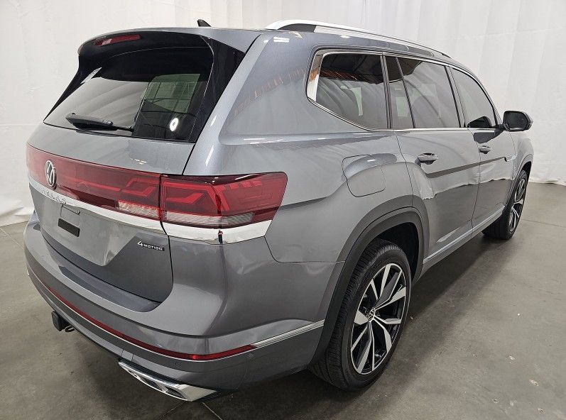 Used 2024 Volkswagen Atlas SEL Premium R-Line AWD/4WD image 3