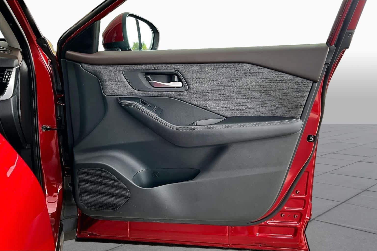 Certified 2021 Nissan Rogue SV AWD/4WD image 22