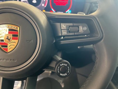 Used 2025 Porsche Cayenne S image 52