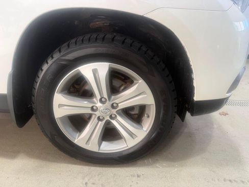 Used 2013 Toyota Highlander Limited AWD/4WD image 9